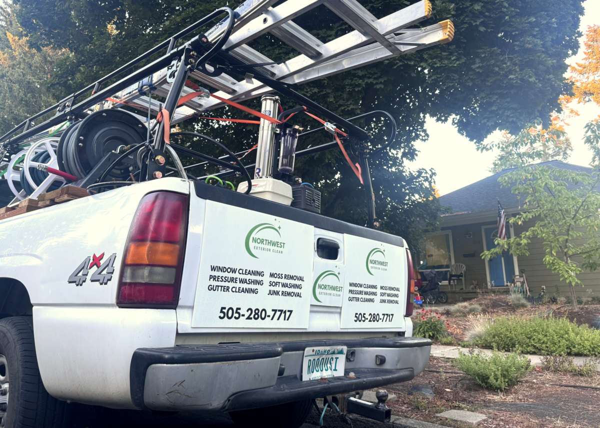 Northwest Exterior Clean truck